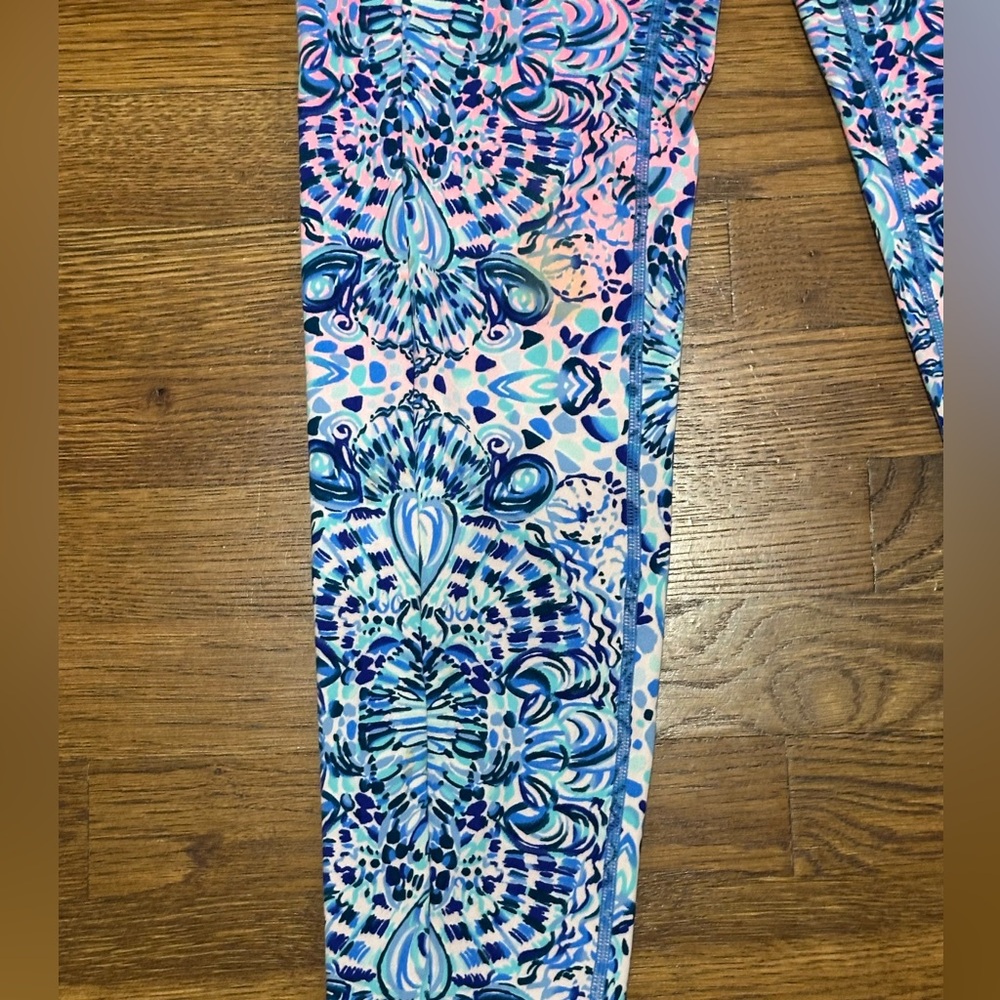 Lilly Pulitzer Luxletic Set - Picture 2 of 2